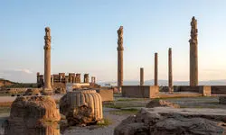 دست قاچاقچیان از کتیبه باستانی کوتاه ماند