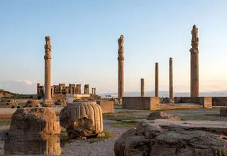دست قاچاقچیان از کتیبه باستانی کوتاه ماند