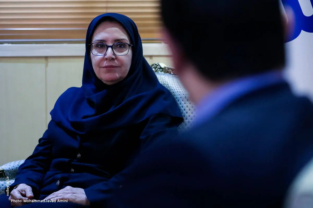 عدم صدور مجوز برای ورود غیرمتخصصها به والیبال