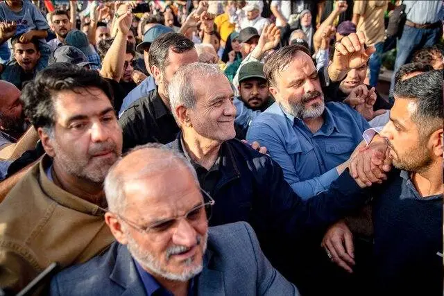 صالحی: رئیسجمهور در جنگ اخیر شجاعانه ایستاد و پروژه دشمن را ناکام گذاشت