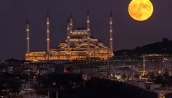 فردا شب (جمعه 17 مرداد) به ماه نگاه کنید/ "ماه خاویاری" در آسمان قابل مشاهده است