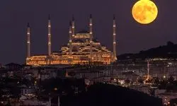 فردا شب (جمعه 17 مرداد) به ماه نگاه کنید/ "ماه خاویاری" در آسمان قابل مشاهده است