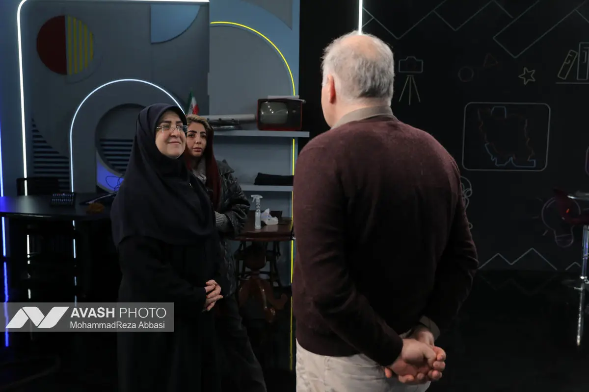 بازدید فاطمه مهاجرانی سخنگوی دولت از تحریریه آوش