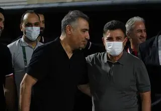 متد جدید حامیان قلعه‌نویی؛ کوبیدن پیرمرد پرتغالی