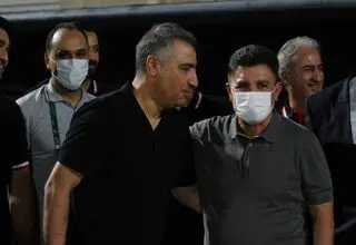 متد جدید حامیان قلعه‌نویی؛ کوبیدن پیرمرد پرتغالی