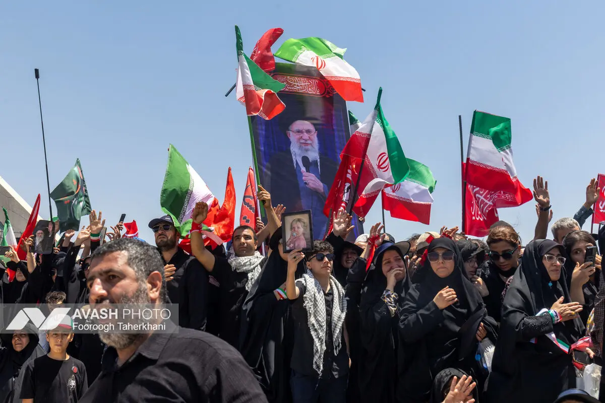 مراسم تشییع پیکر مطهر رهبر شهید انقلاب در تهران - ۴