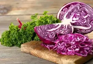 جراحی زیبایی را فراموش کنید، کلم قرمز بخورید!