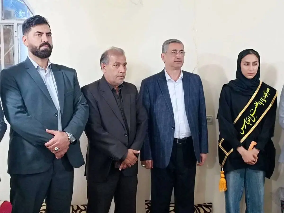 اهدای مدال طلای قهرمانی آسیا به خانواده شهیده غلامی