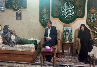 مخبر به منزل مادر مرحوم رئیسی رفت