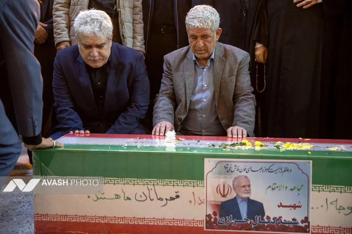 مراسم خاکسپاری پیکر شهید کمال خرازی