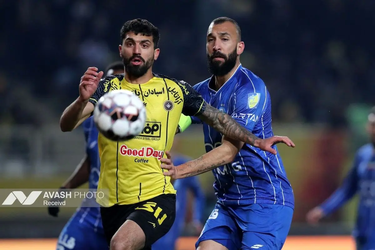 لیگ برتر فوتبال ؛ سپاهان و استقلال