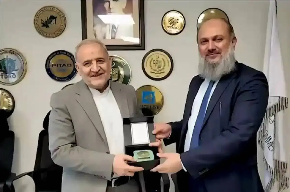 سفیر ایران و وزیر بازرگانی پاکستان دیدار کردند