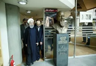 روحانی از سازمان اسناد و کتابخانه ملی بازدید کرد
