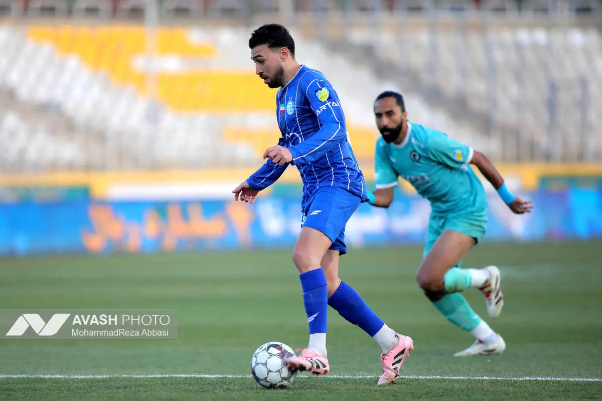 دیدار تیم های فوتبال استقلال تهران و پیکان