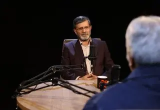 ناصر فیض: هنرمند باید شعار را هم زیبا اجرا کند/زبان هنر باید جسور باشد، نه محافظه‌کار