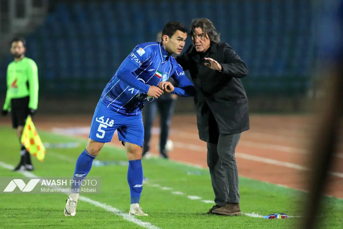 دیدار تیم های فوتبال استقلال تهران و ملوان بندر انزلی