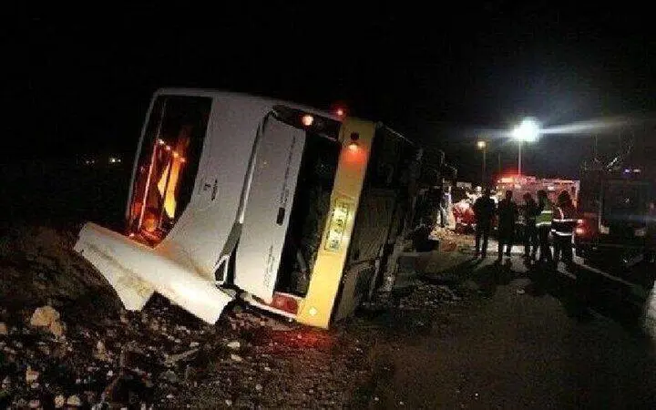 سقوط اتوبوس در جاده نی‌ریز