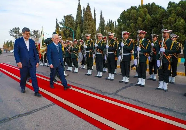 وزیر کشور وارد یزد شد