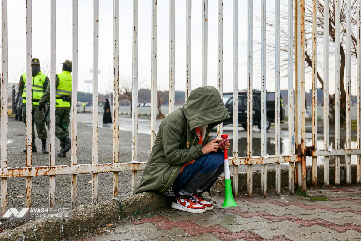 از دروازه های بسته تا میان آزادی