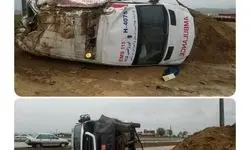 واژگونی آمبولانس در جاده