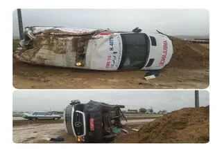 واژگونی آمبولانس در جاده