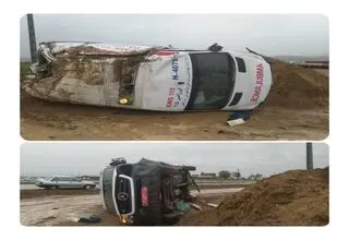 واژگونی آمبولانس در جاده