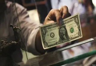 بانک مرکزی و وزارت امور خارجه باید با تمام توان مطالبات ایران را جذب و ارز وارد کشور کنند