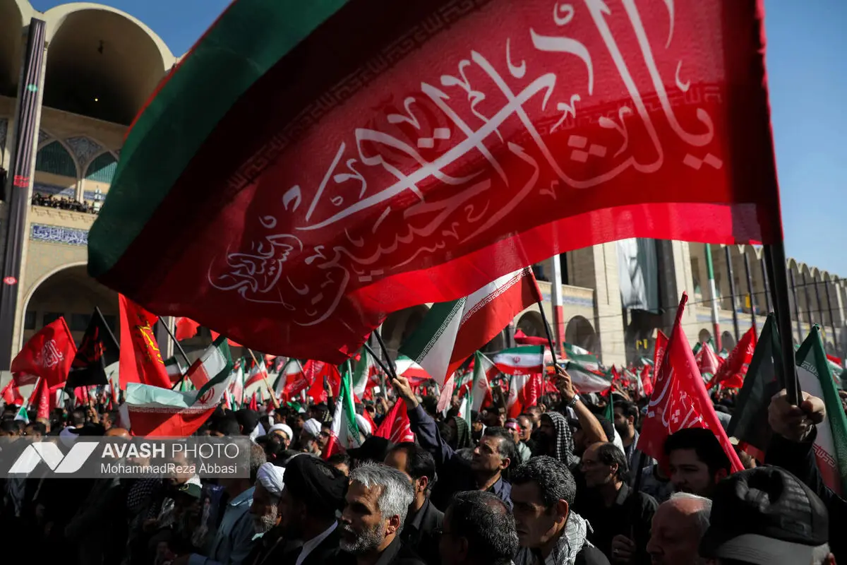 اقامه نماز بر پیکر رهبر شهید انقلاب در مصلای تهران