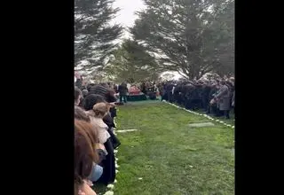 تصاویری از مراسم خاکسپاری بهرام بیضایی در آمریکا+ ویدئو