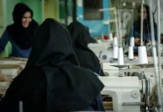 دستان ناتوان مادران تنها