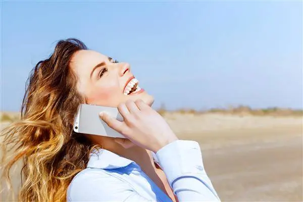 هشدار در مورد استفاده از تلفن در هنگام راه رفتن