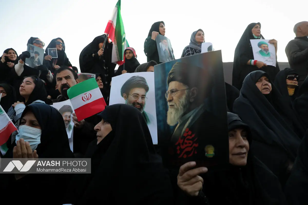 مراسم بیعت با سومین رهبر انقلاب اسلامی در تهران