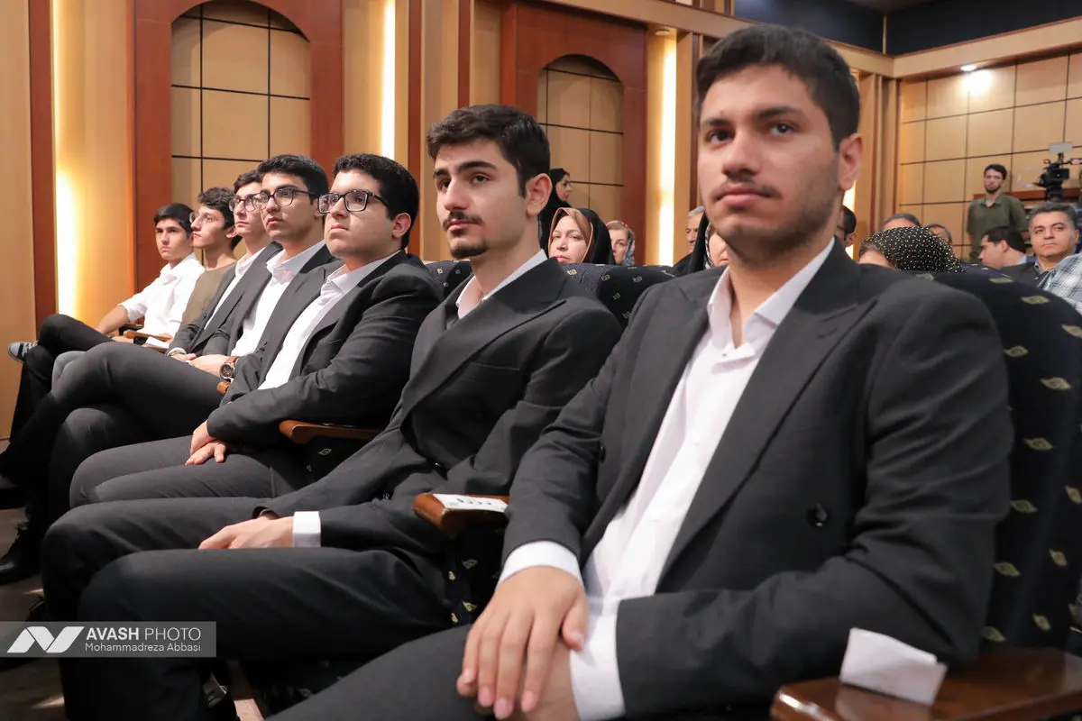 مراسم تجلیل از مدال آوران المپیادهای جهانی