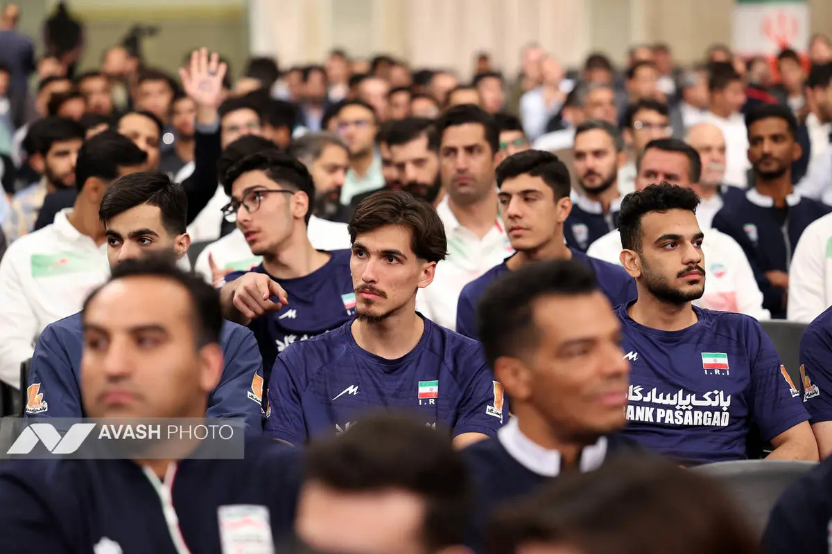 دیدار قهرمانان و مدال‌آوران ورزشی و المپیادهای علمی جهانی با رهبر انقلاب