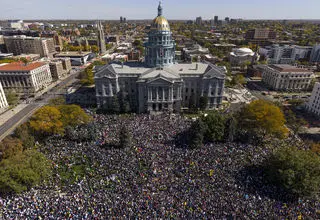 معترضان خطاب به ترامپ: شاه نمی‌خواهیم!