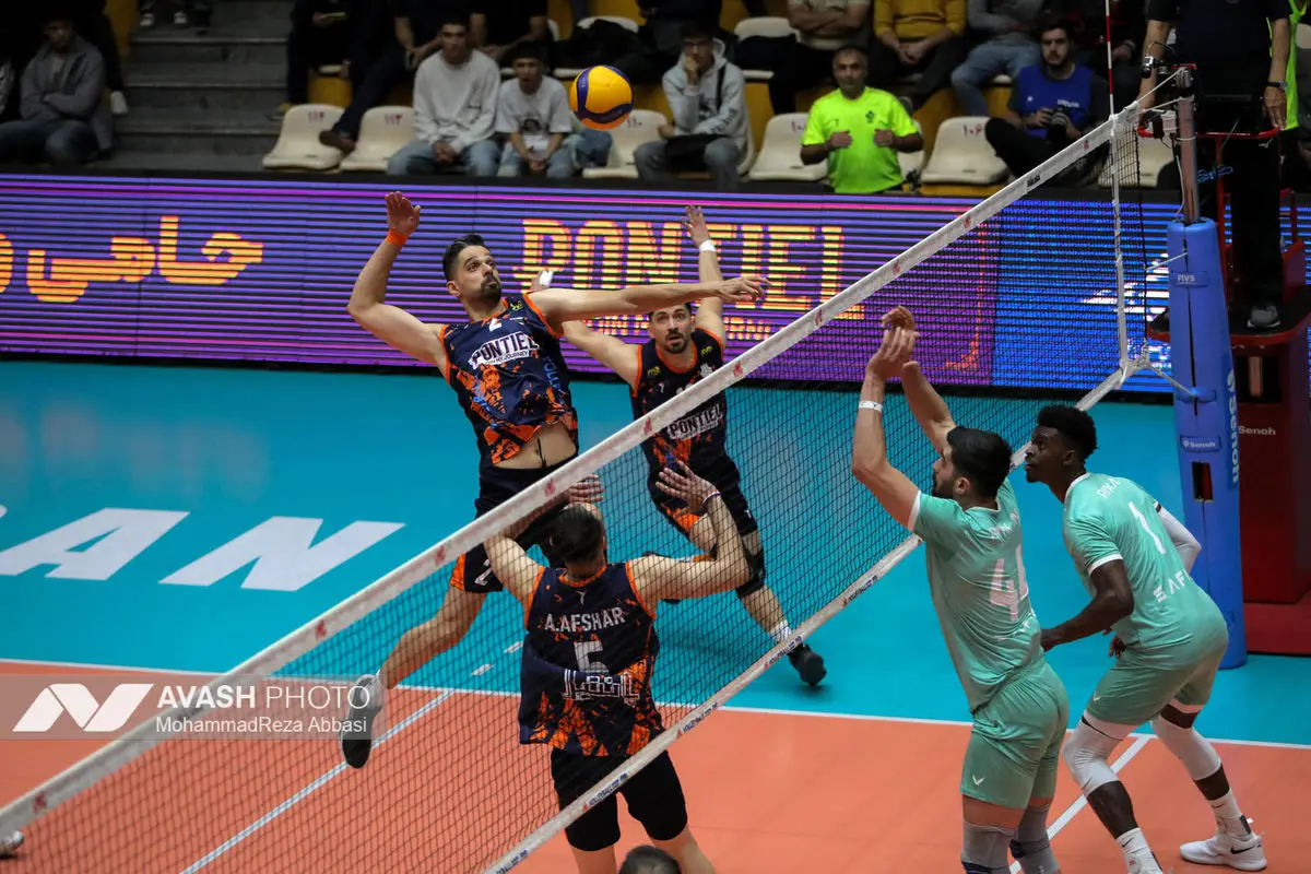 دیدار تیم های والیبال پیکان تهران و سایپا تهران