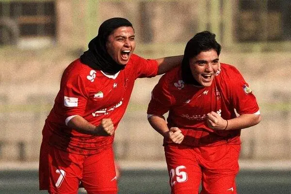 قمری: جو پرسپولیس صمیمی و حرفه‌ای است