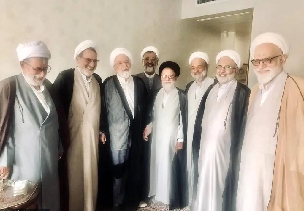 کروبی با مجمع مدرسین و محققین حوزه علمیه قم دیدار کرد