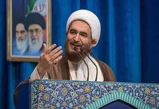  خطیب نمازجمعه تهران: با اعتراض ارزش پول ملی آسیب می‌بیند
