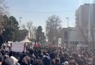 بار احزاب روی دوش دانشگاه