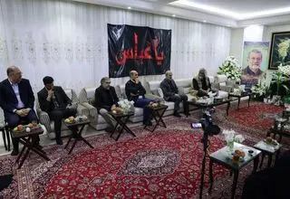 دیدار رئیس سازمان صداوسیما با خانواده شهید لاریجانی