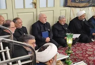 ظریف به حرم امام رضا (ع) رفت