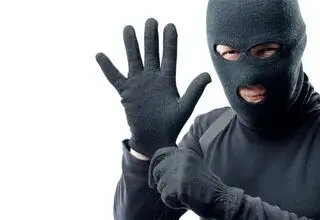 فیلم لحظه سرقت گوشواره دختر بچه 8 ساله/ ببینید