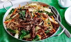  طرز تهیه سالاد نودل؛ سالاد رنگی و لذیذ 