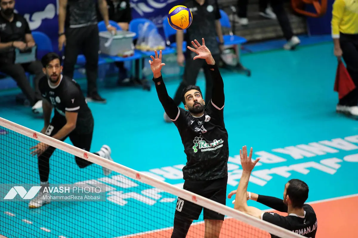 دیدار تیم های والیبال پیکان تهران و رازین پلیمر