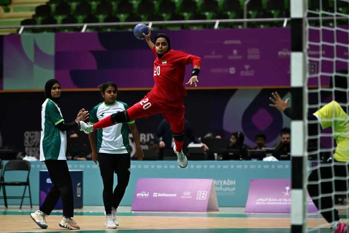 ایزدگشب: پله به پله تا قهرمانی می‌رویم