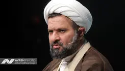 افرادی که پیامبر را زیر سوال می‌برند به دین آسیب می‌زنند/ سخنران‌ها دین را ملعبه و دستاویز برای اهداف سیاسی قرار ندهند