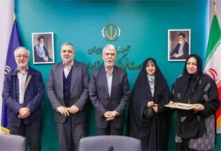 تقدیر وزیر فرهنگ از بانوان نویسنده با تقریظ رهبر انقلاب+فیلم