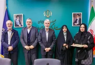 تقدیر وزیر فرهنگ از بانوان نویسنده با تقریظ رهبر انقلاب+فیلم