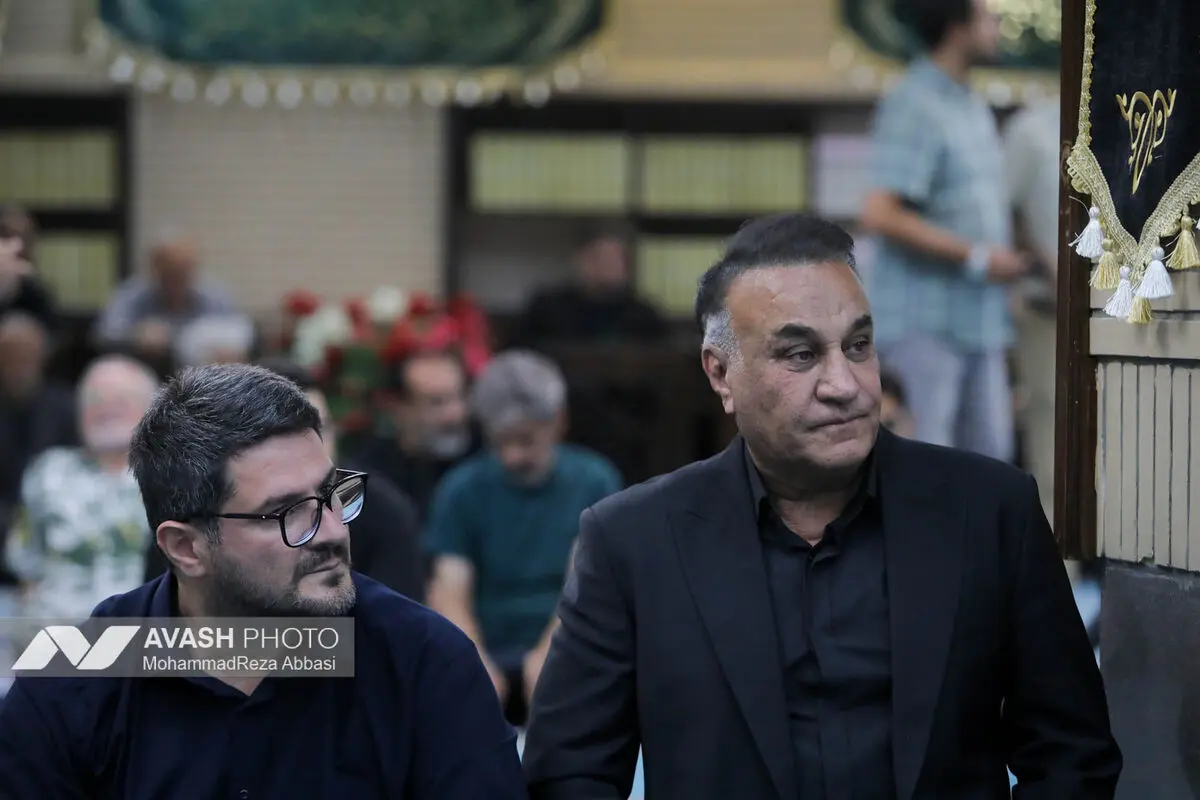 مراسم یادبود مرحوم «اکبر عبدی» در مسجد بلال صدا و سیما